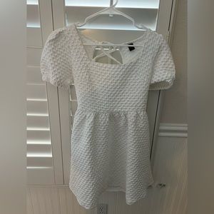 White puffer sleeve dress